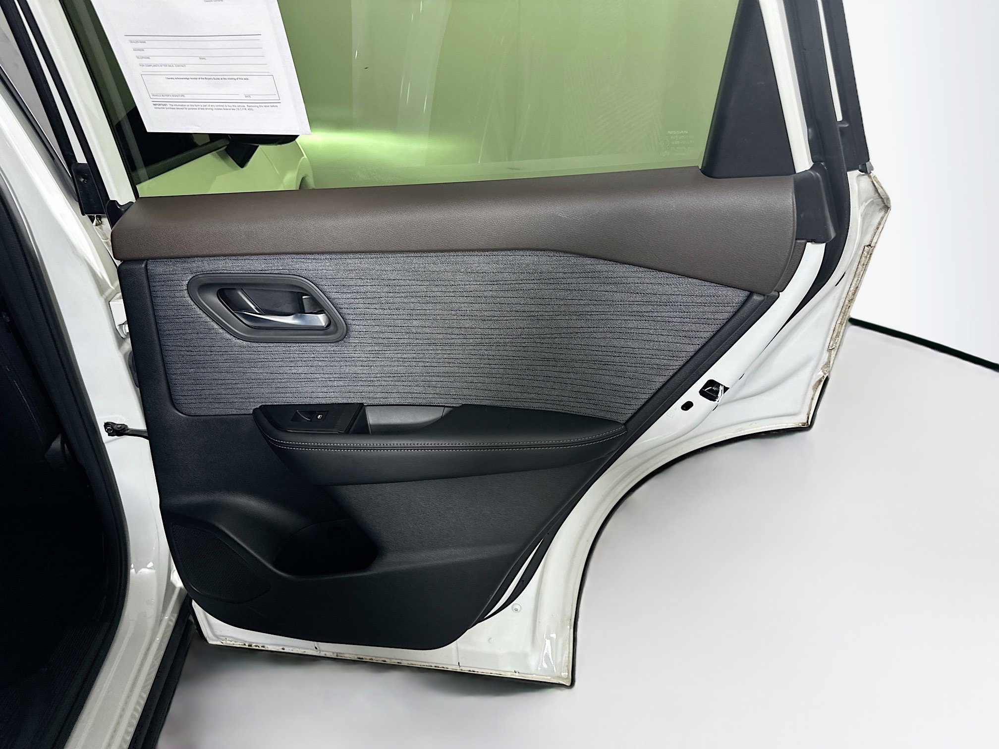 Used 2023 Nissan Rogue SV image 28