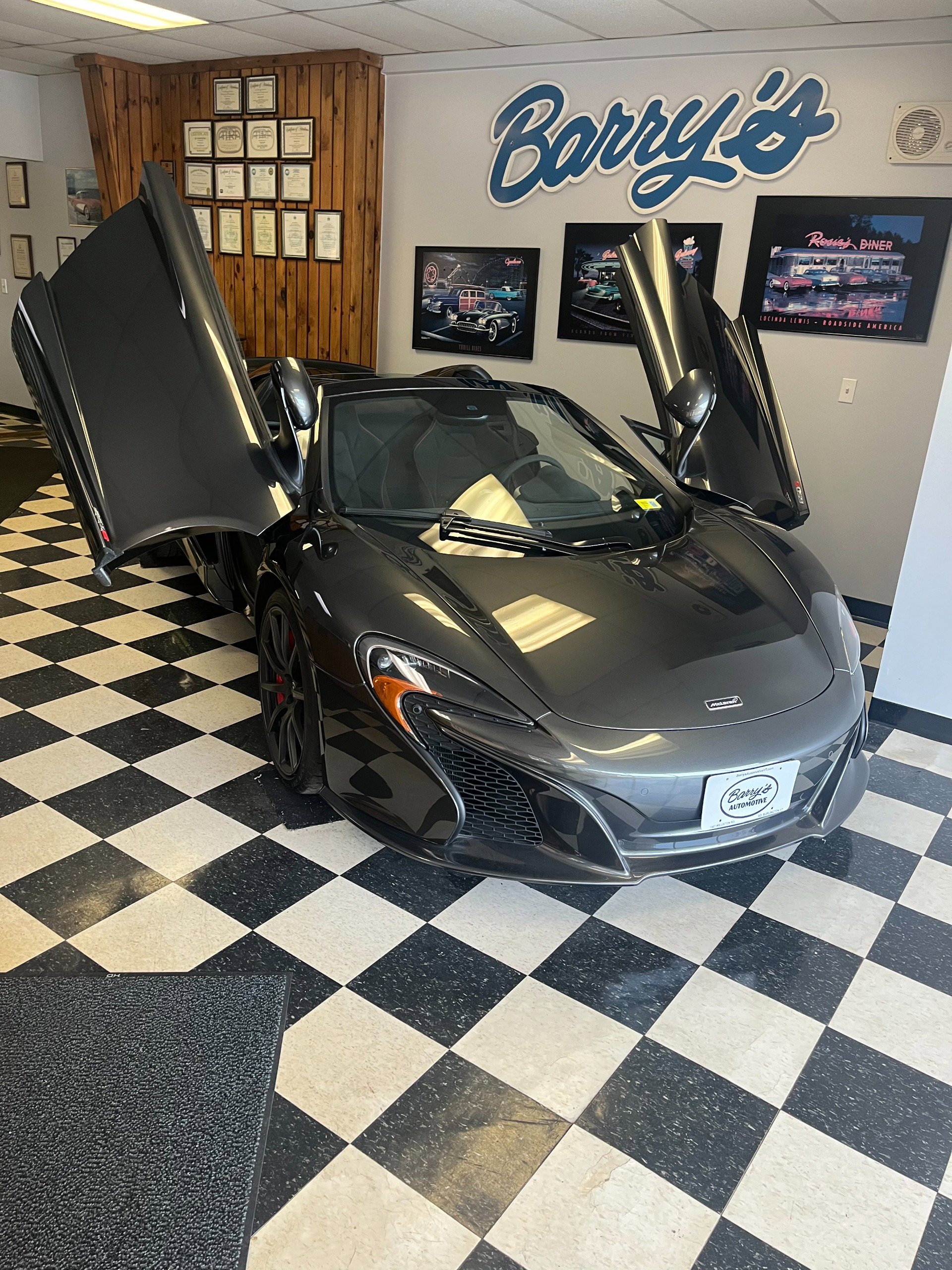 Used 2015 McLaren 650S Spider image 3