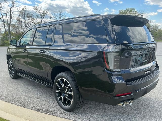 New 2026 Chevrolet Suburban RST w/ Comfort Package AWD/4WD image 4