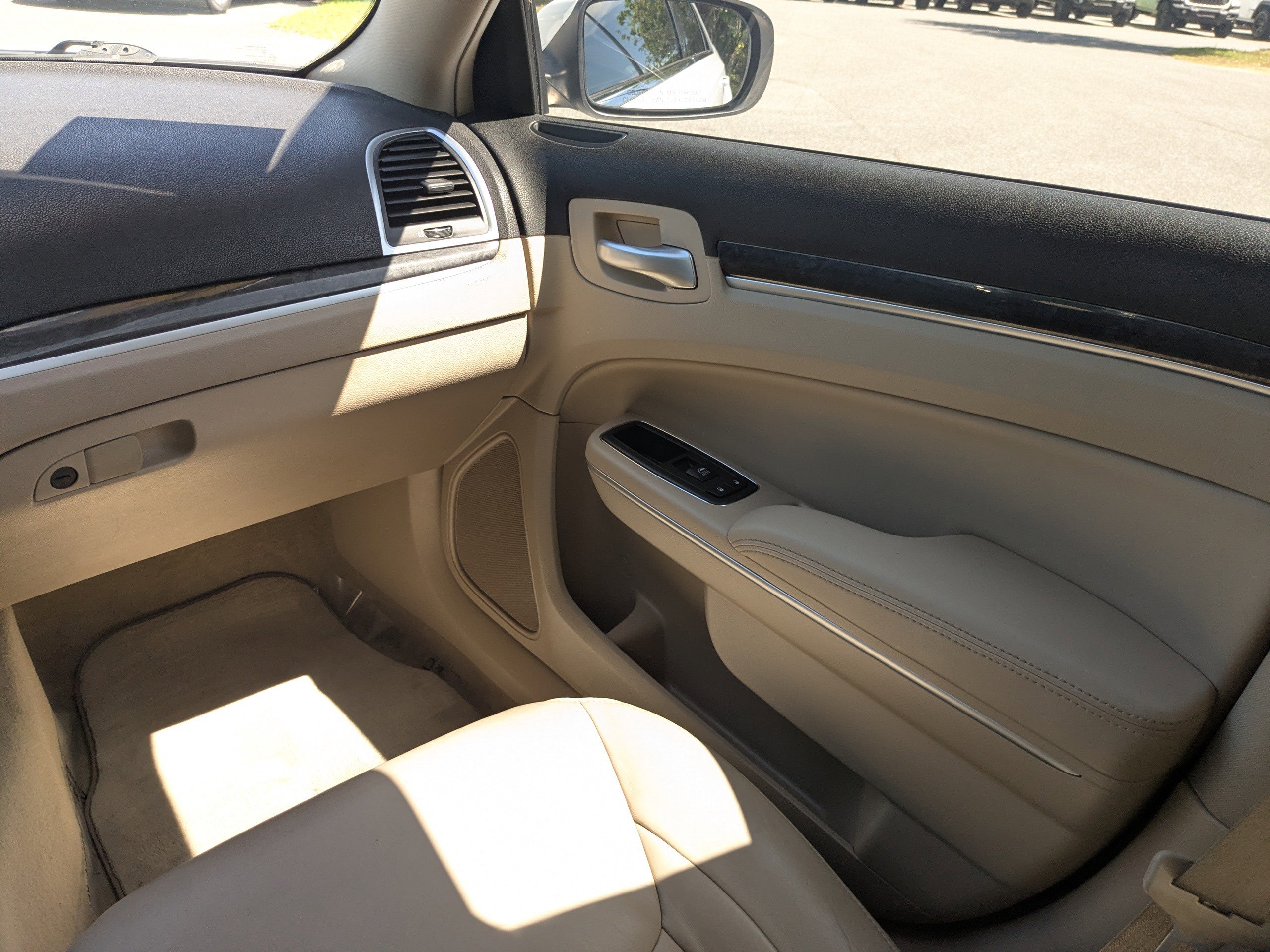 Used 2014 Chrysler 300 image 15