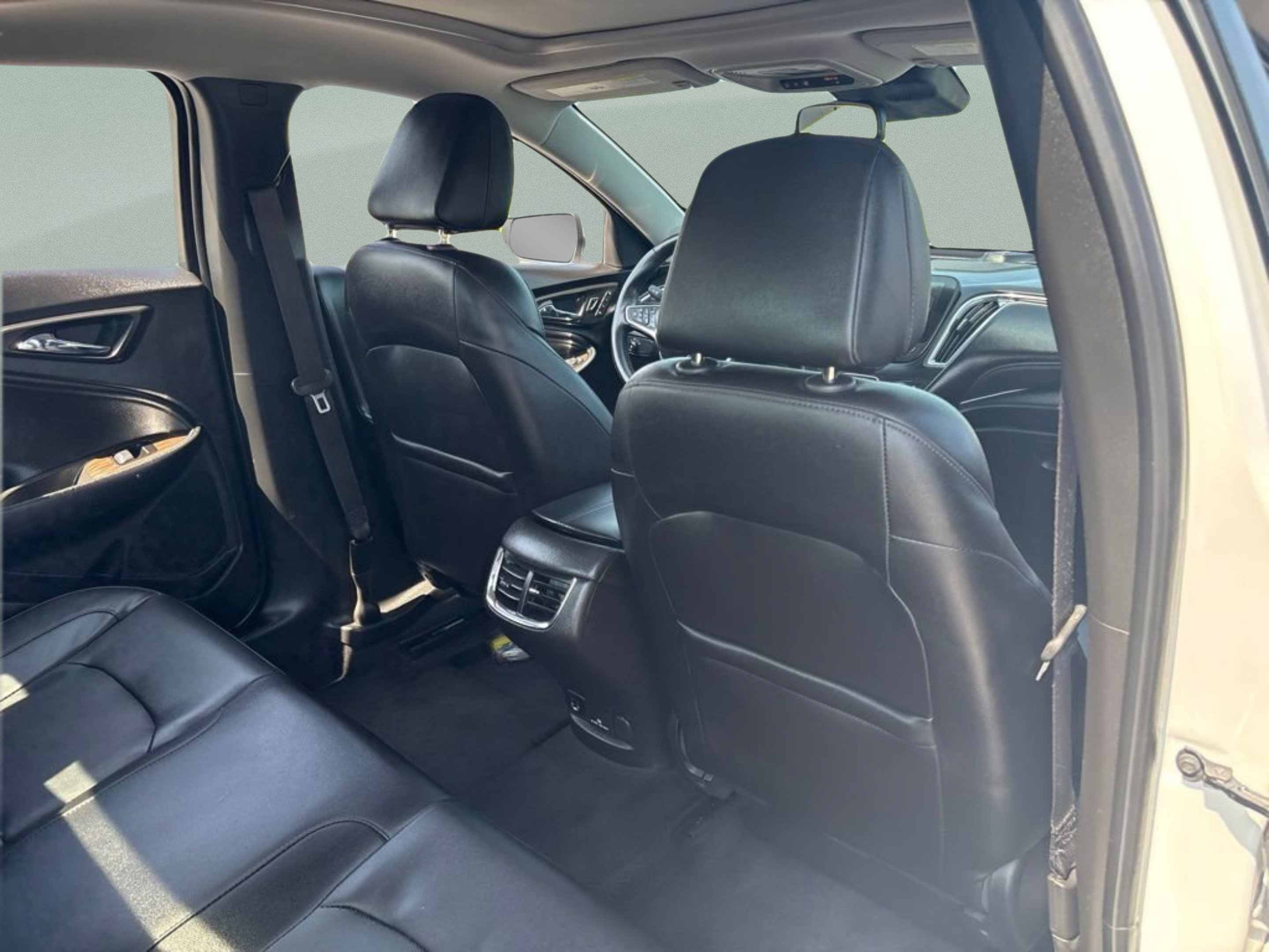 Used 2017 Chevrolet Malibu Premier w/ Premier Sun and Wheel Package FWD image 20