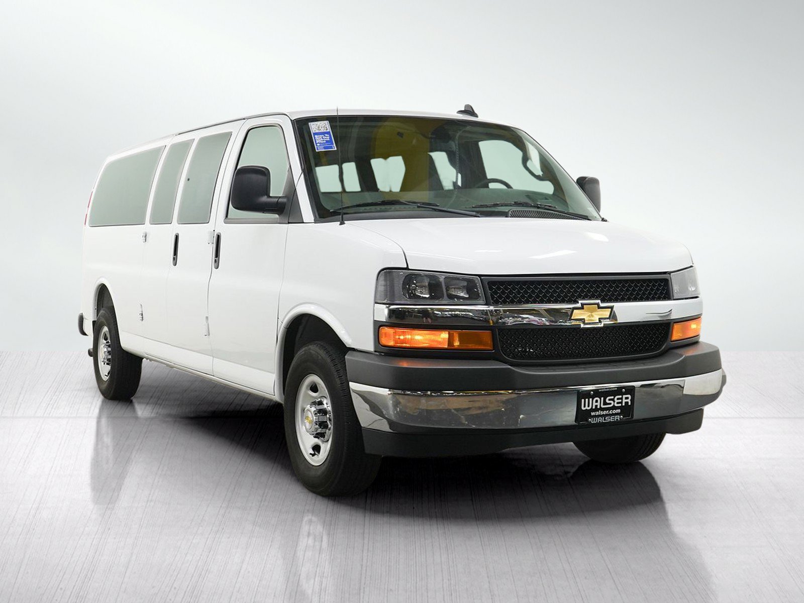Used 2025 Chevrolet Express 3500 LT w/ LT Preferred Equipment Group RWD image 7