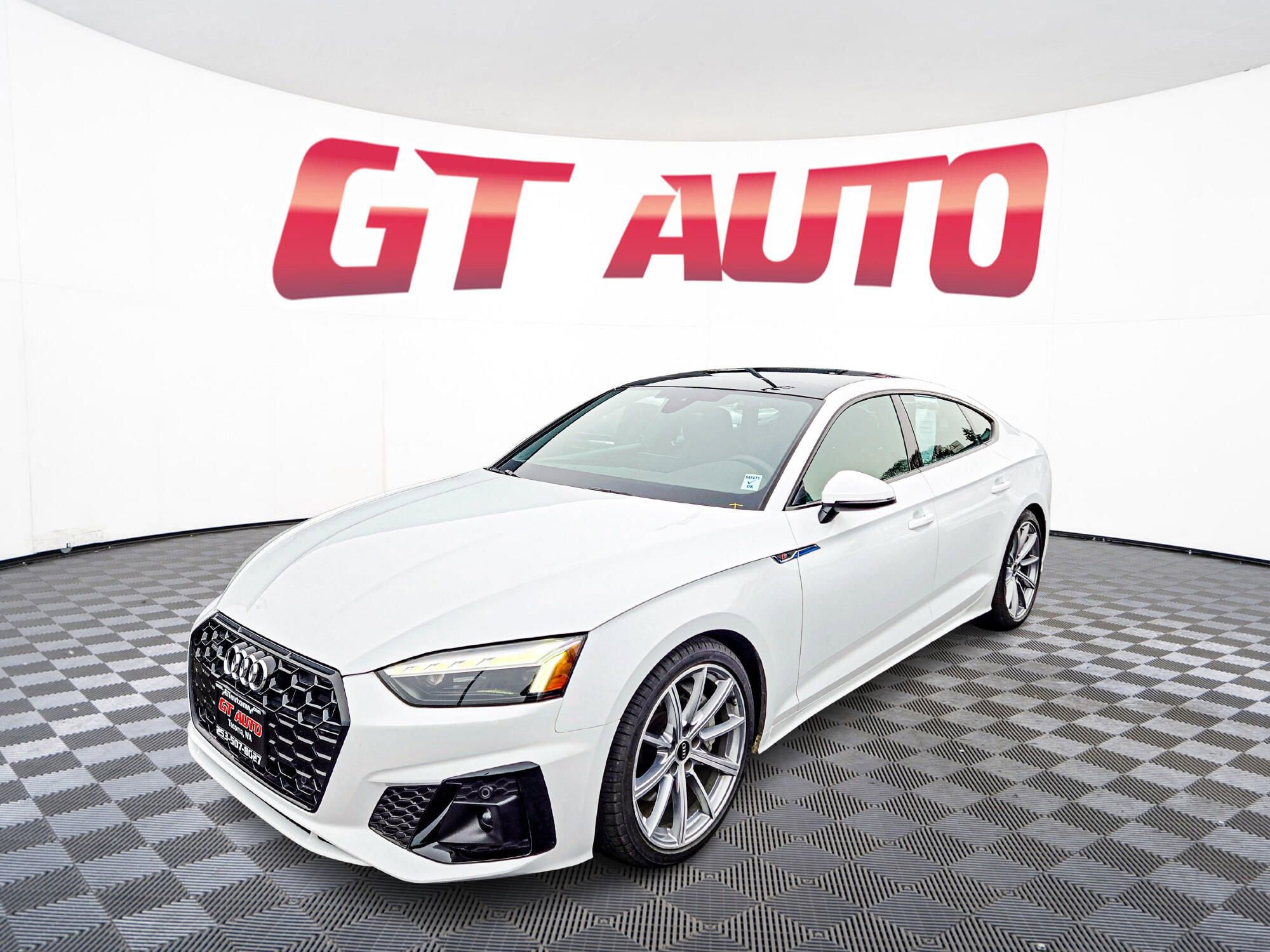 Used 2025 Audi A5 2.0T Premium Plus image 2