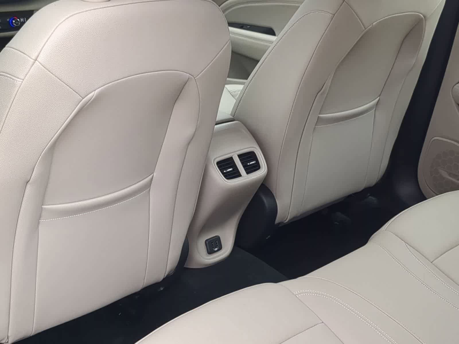 Used 2018 Buick Regal Essence w/ Driver Confidence Package #1 FWD image 18