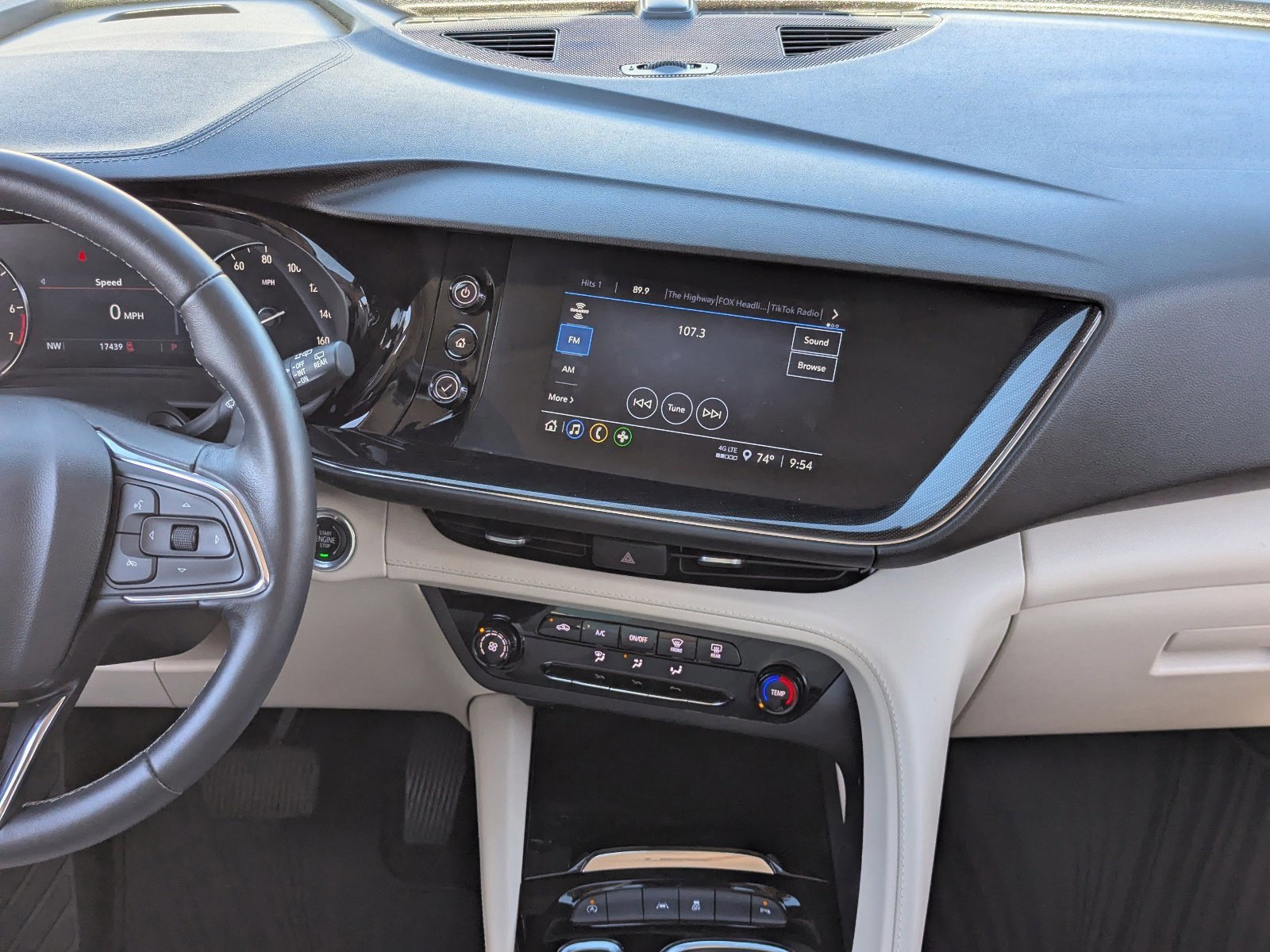 Used 2023 Buick Envision Preferred image 17