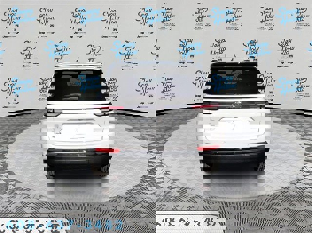 New 2025 Jeep Grand Cherokee Altitude image 6