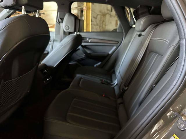 Used 2023 Audi Q5 2.0T Premium Plus w/ Premium Plus Package AWD/4WD image 11
