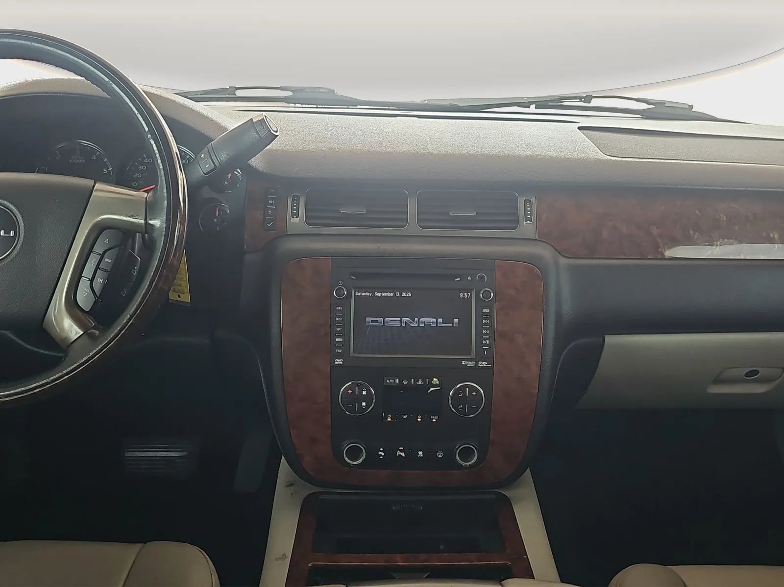 Used 2013 GMC Yukon Denali image 15