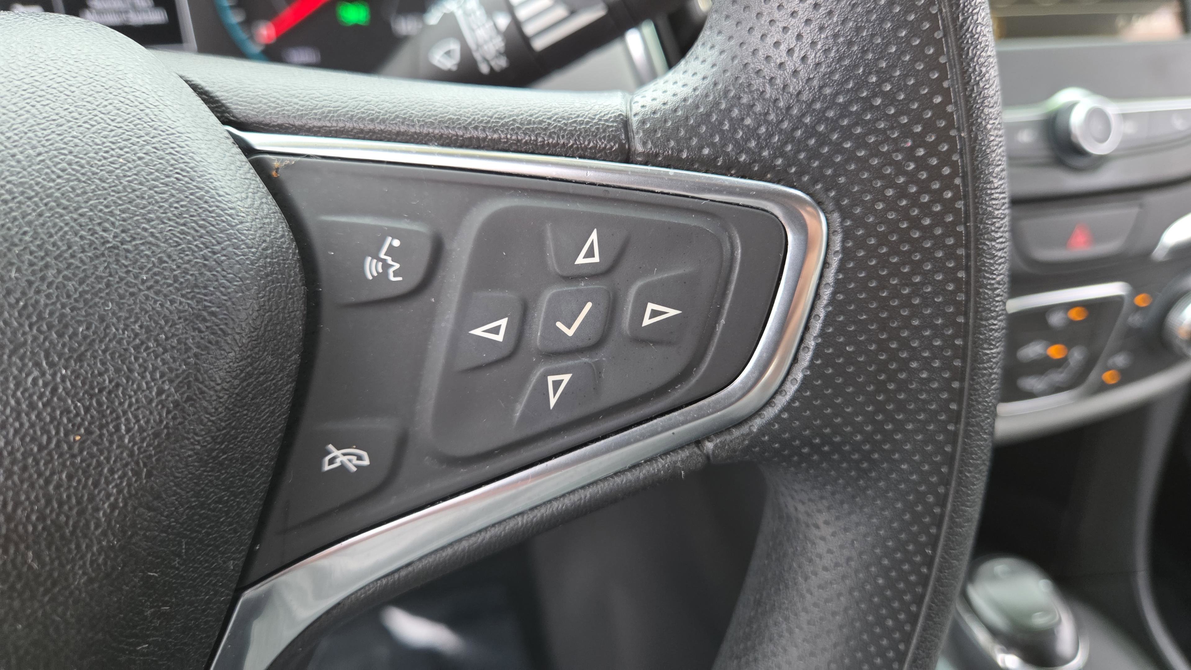 Used 2019 Chevrolet Equinox LS image 27