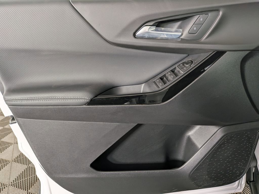 New 2026 Chevrolet Equinox LT image 14