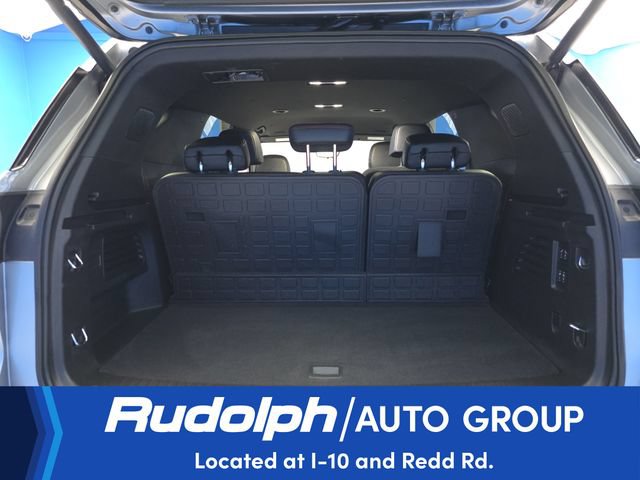 Used 2025 Chevrolet Traverse RS FWD image 26
