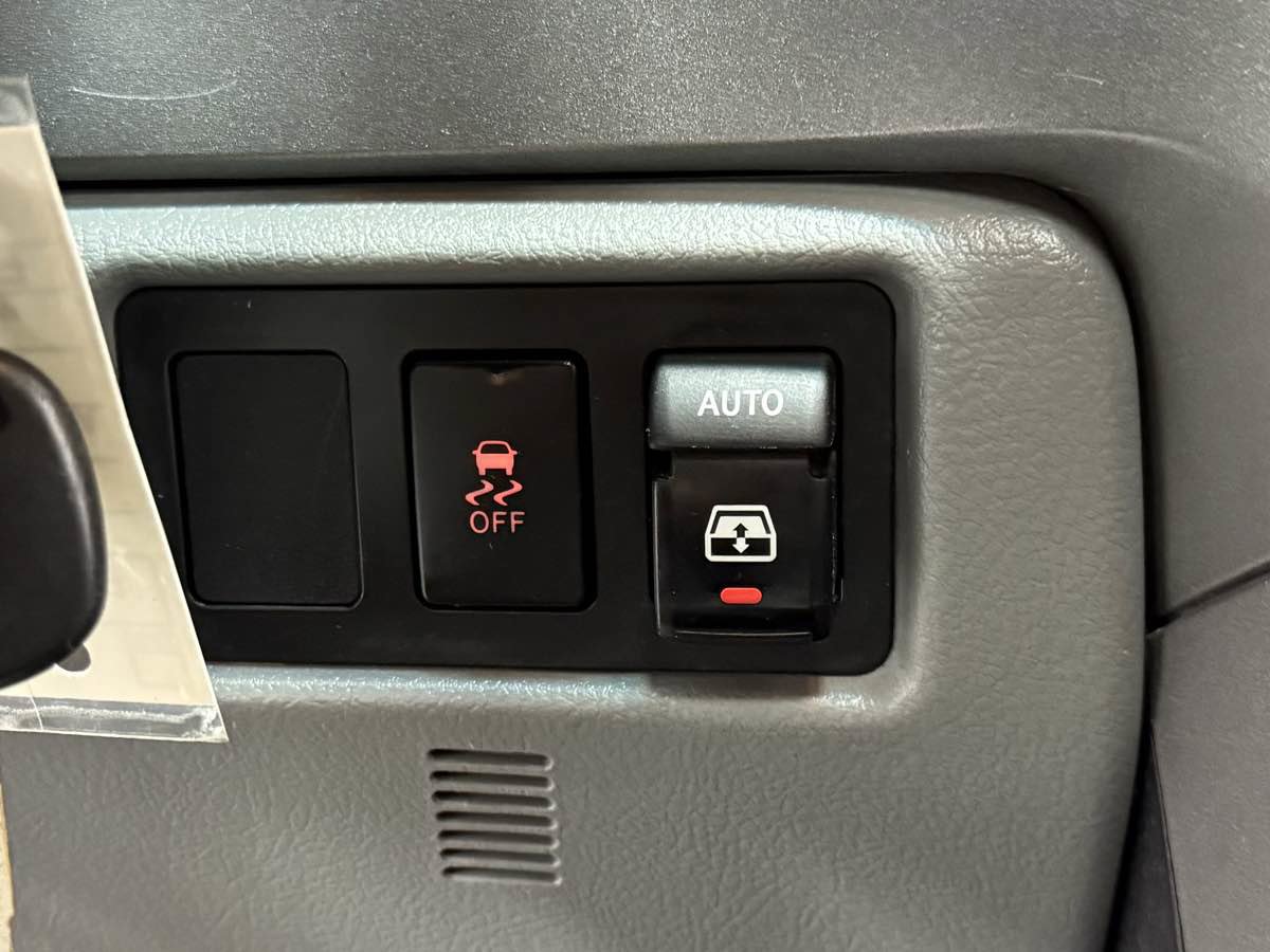 Used 2017 Toyota Sequoia SR5 image 19