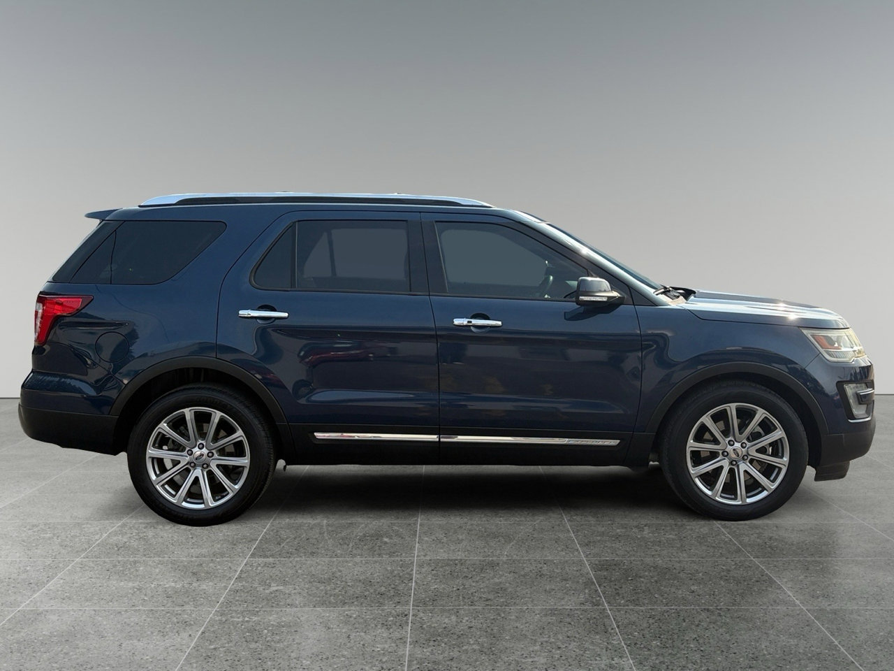 Used 2017 Ford Explorer Limited image 7