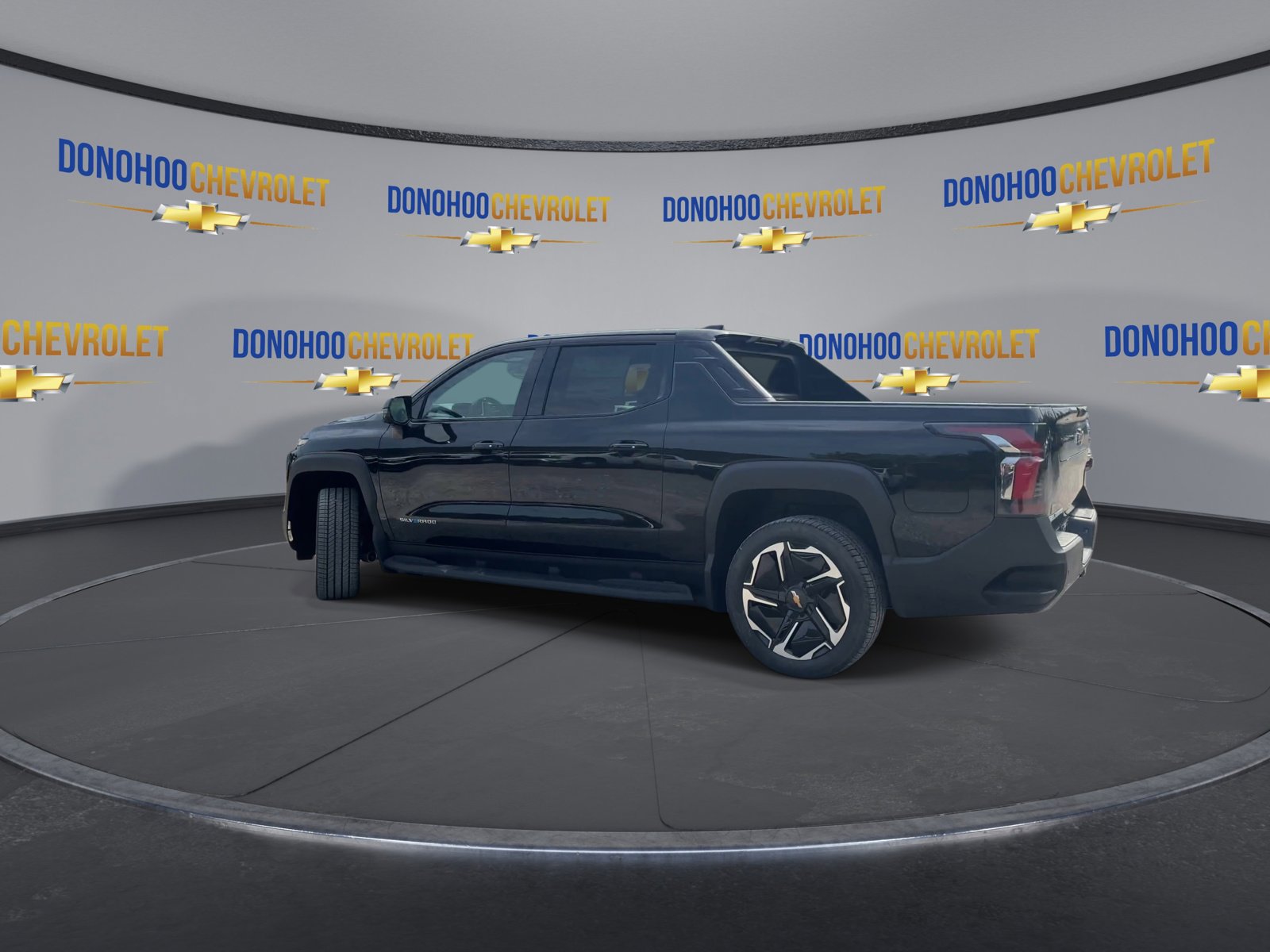 New 2026 Chevrolet Silverado EV LT w/ Premium Package image 9