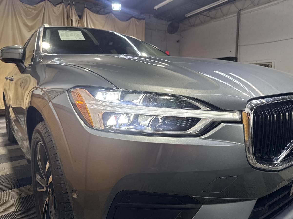 Used 2019 Volvo XC60 T6 Momentum w/ Multimedia Package AWD/4WD image 8