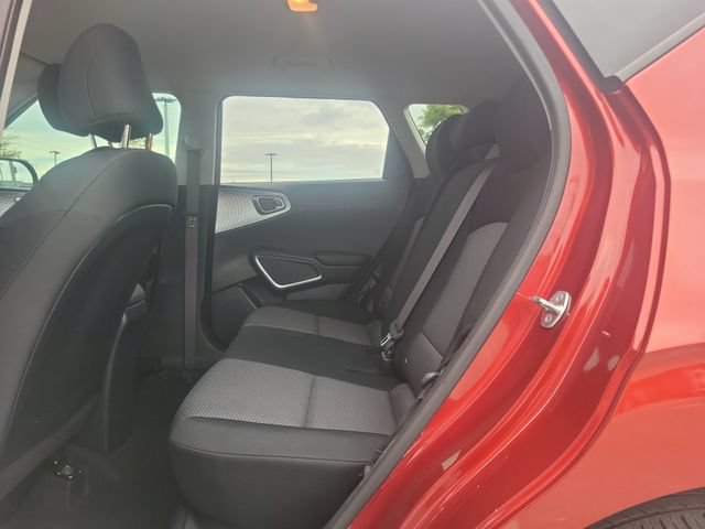 Used 2025 Kia Soul LX w/ LX Technology Package FWD image 10