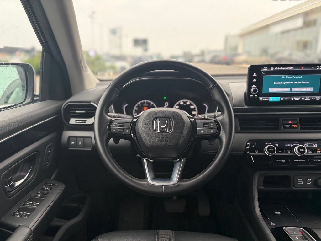 Used 2024 Honda Pilot Touring image 29