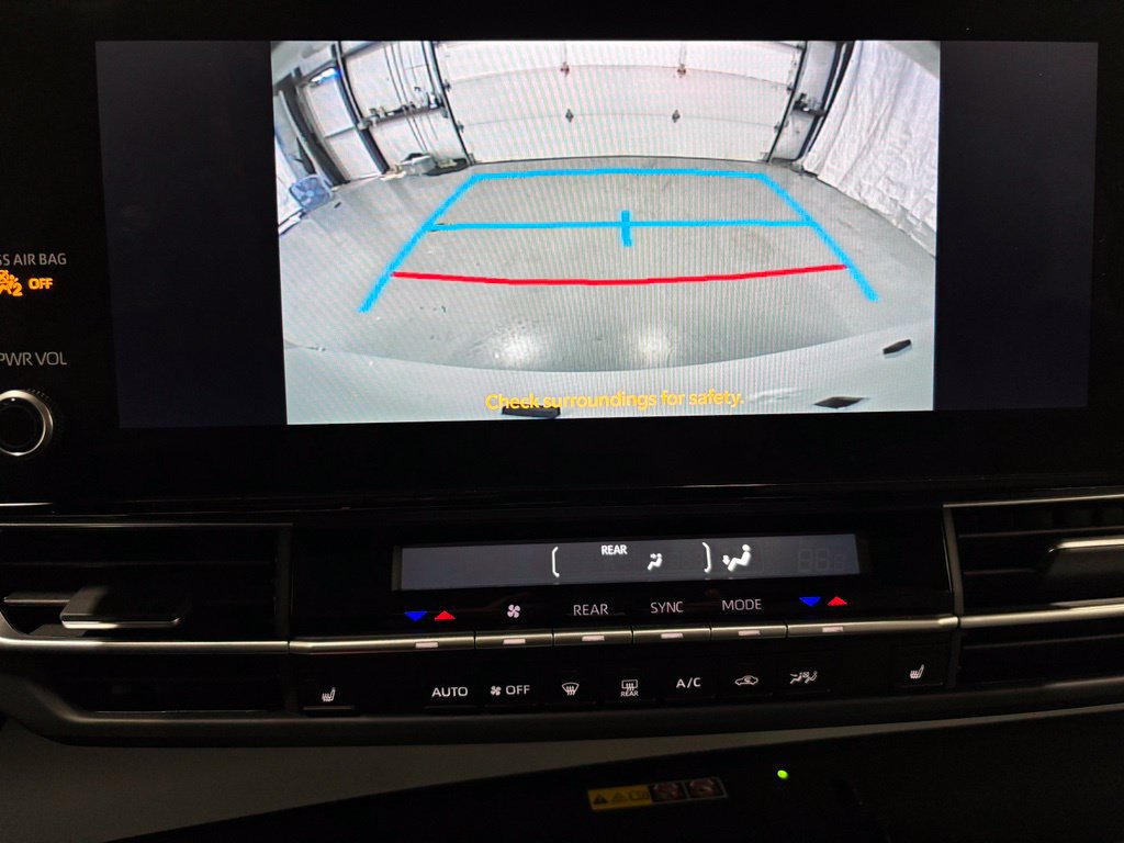 Used 2026 Toyota Sienna XLE AWD/4WD image 39