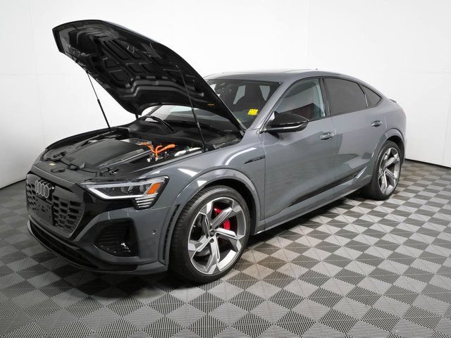 Used 2024 Audi SQ8 e-tron Premium Plus w/ Black Optic Package AWD/4WD image 34