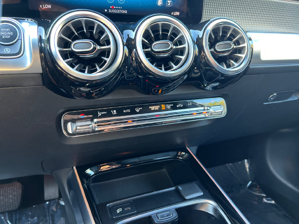 Used 2023 Mercedes-Benz GLB 250 w/ Premium Package image 26
