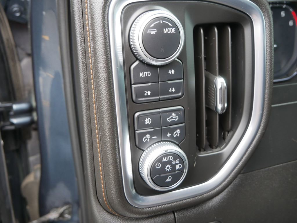 Used 2020 GMC Sierra 3500 AT4 w/ AT4 Premium Package AWD/4WD image 18
