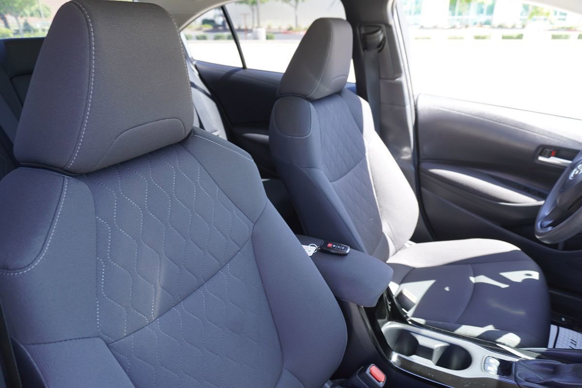 Used 2020 Toyota Corolla LE w/ Carpet Mat Package (TMS) FWD image 15