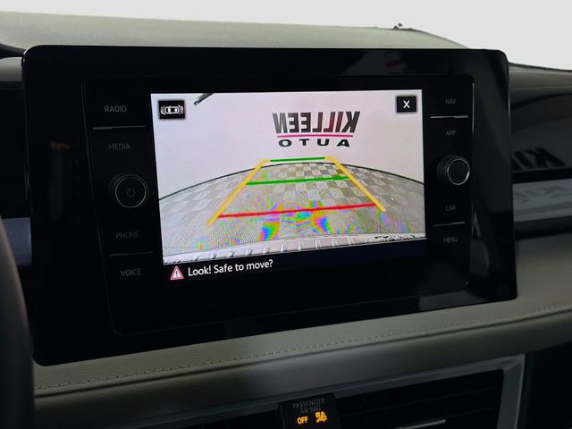 Used 2025 Volkswagen Taos SEL image 17