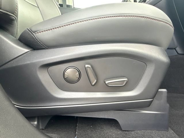 Used 2025 Ford Explorer Active w/ Active Comfort Package RWD image 23