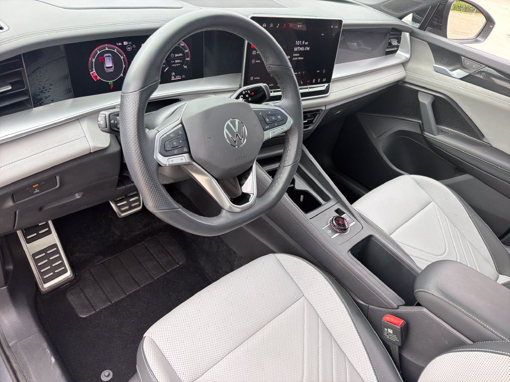 Certified 2026 Volkswagen Tiguan SE R-Line AWD/4WD image 8