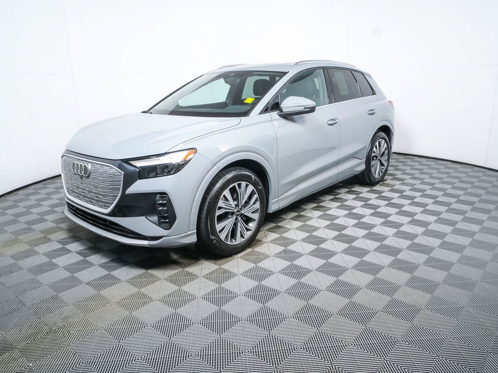 Used 2024 Audi Q4 e-tron Premium w/ Convenience Package RWD image 25