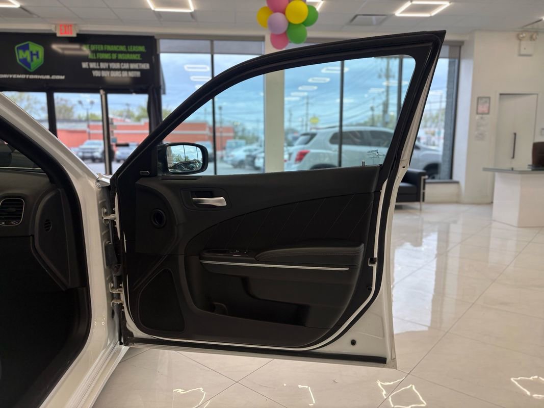 Used 2023 Dodge Charger SXT RWD image 36
