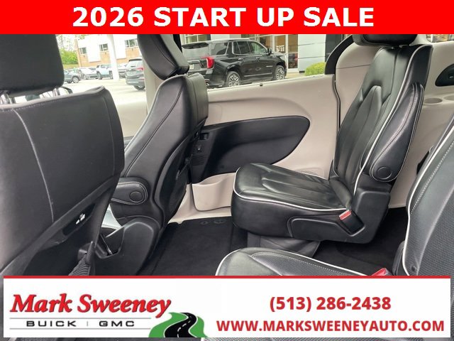 Used 2023 Chrysler Pacifica Limited image 13
