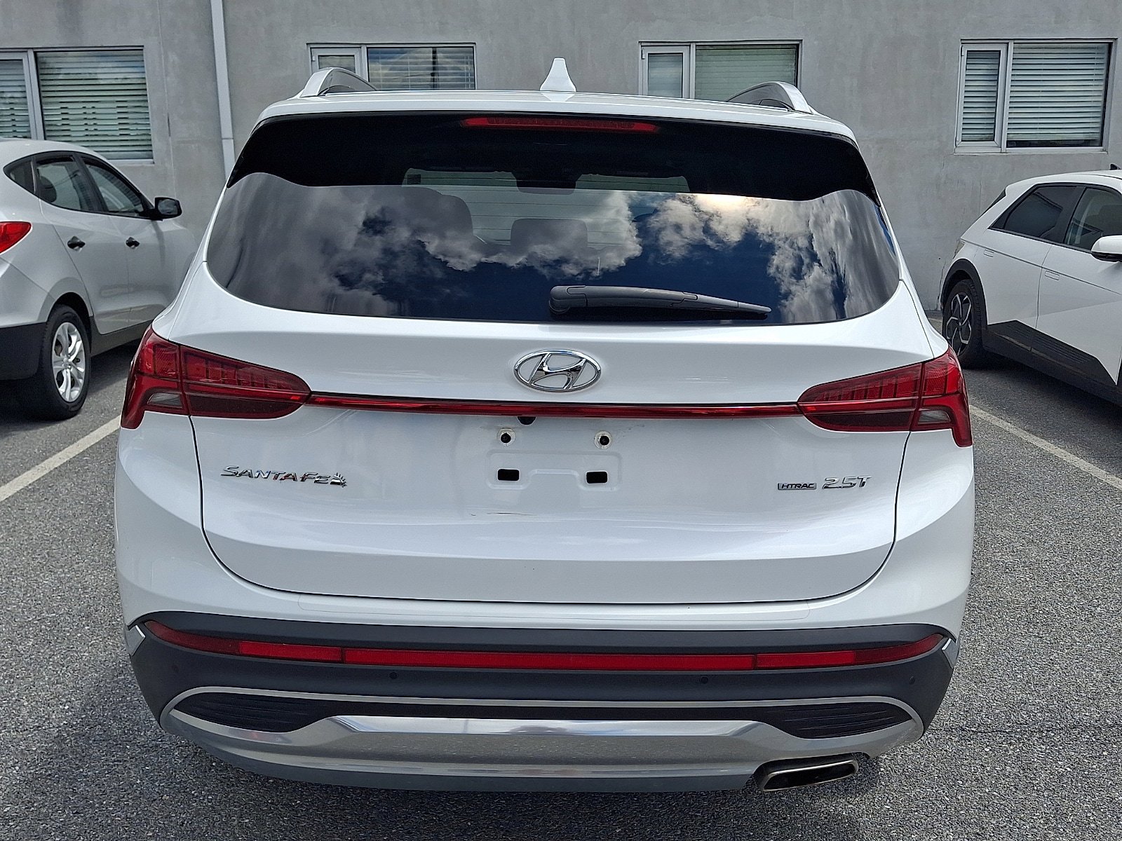 Used 2021 Hyundai Santa Fe Limited w/ Cargo Package AWD/4WD image 6