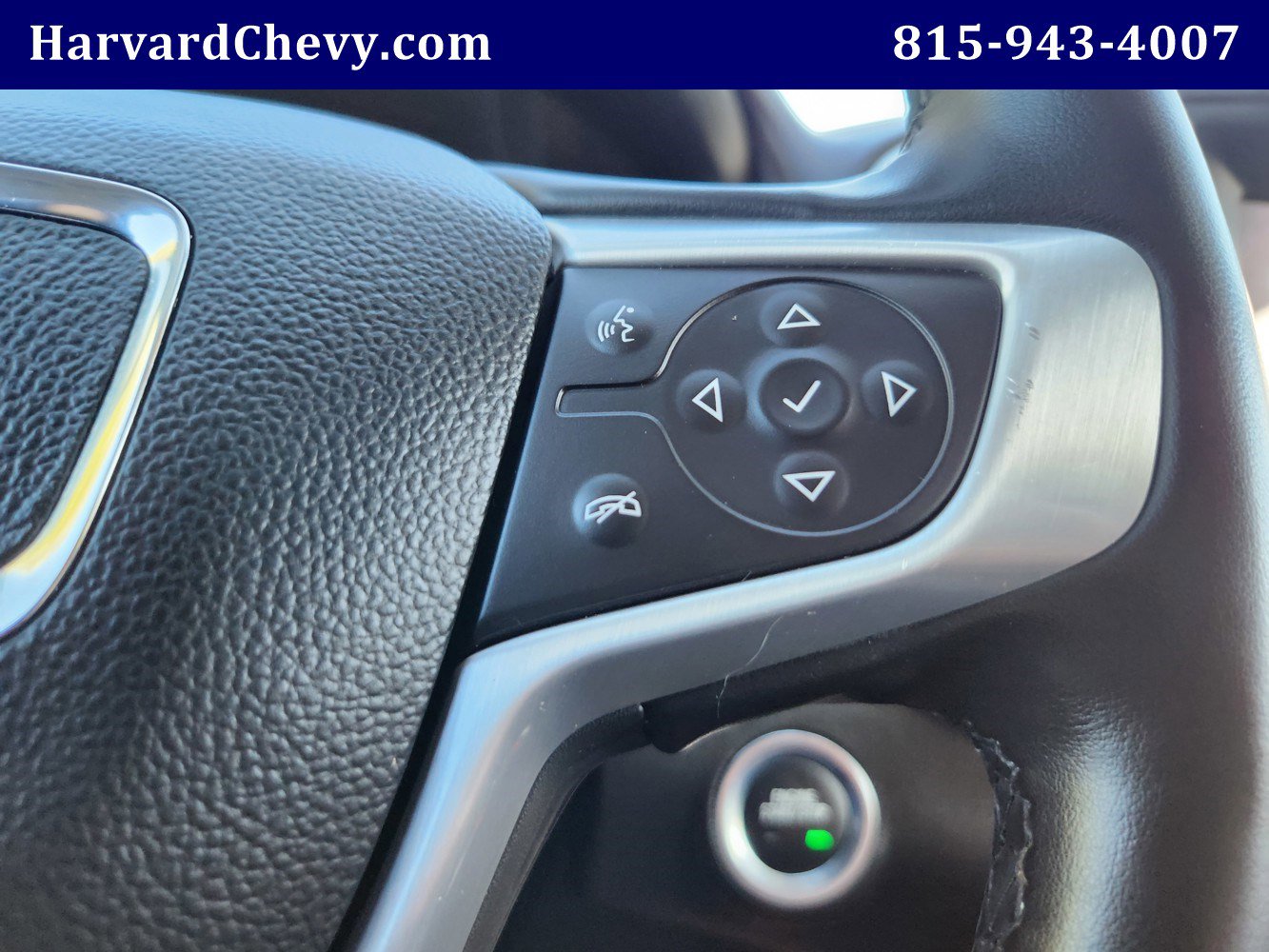 Used 2024 GMC Terrain SLT image 17