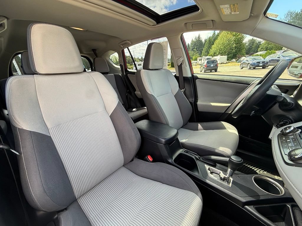 Used 2015 Toyota RAV4 XLE AWD/4WD image 18