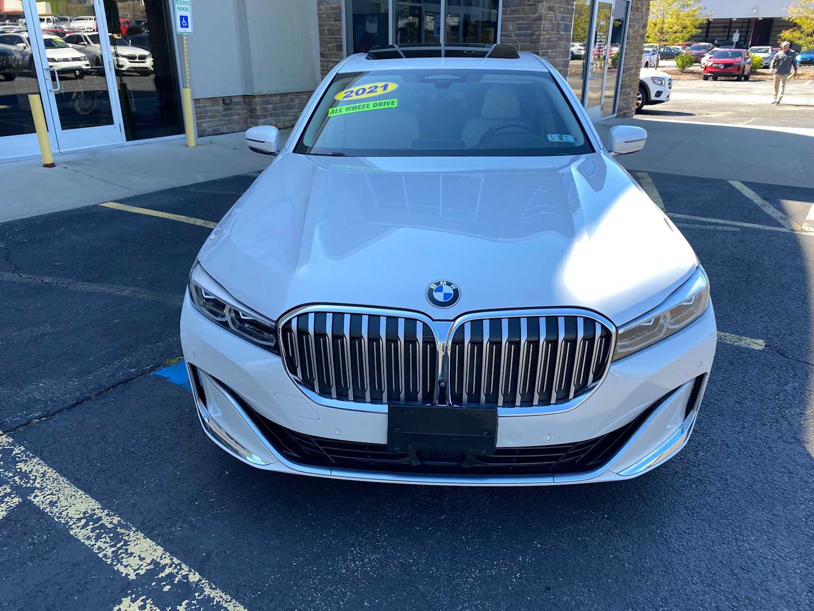 Used 2021 BMW 750i xDrive w/ Luxury Rear Seating Package AWD/4WD image 11