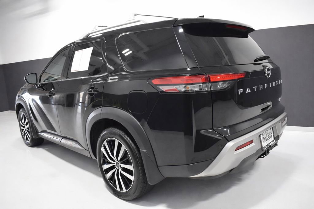 Certified 2024 Nissan Pathfinder Platinum image 3