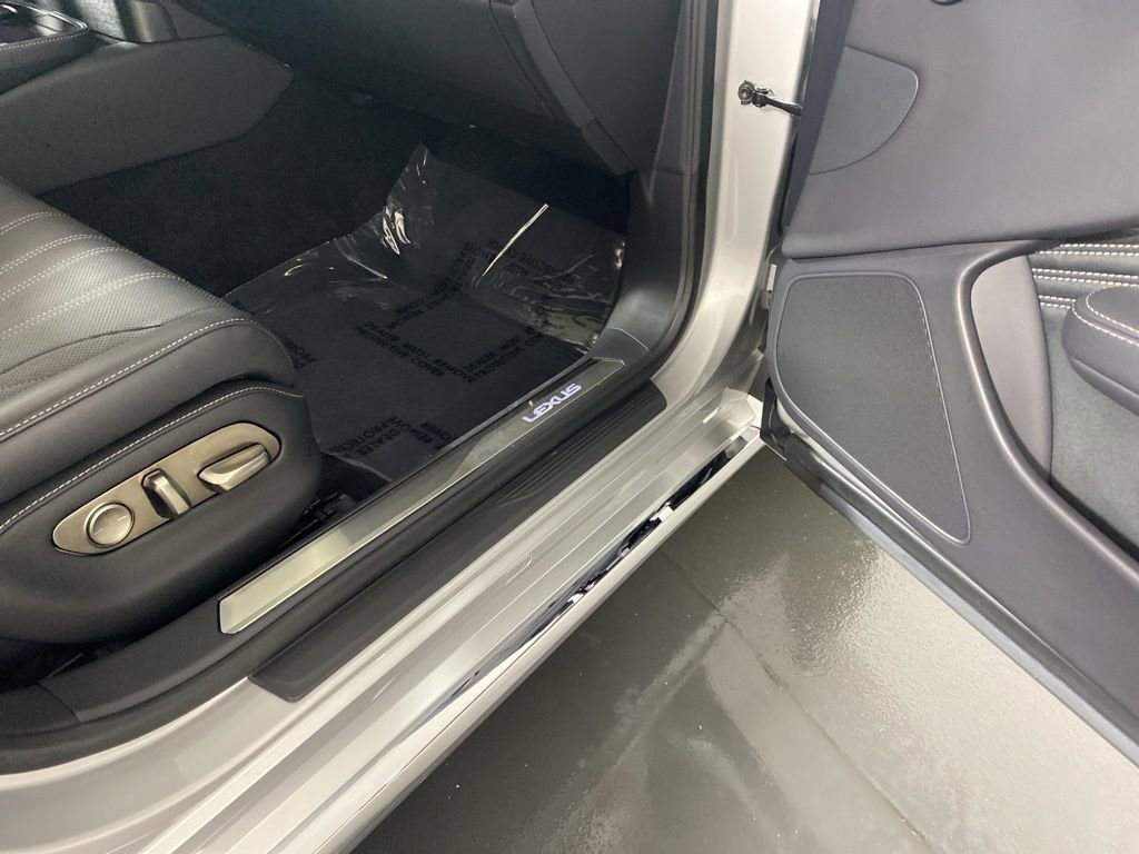 Used 2019 Lexus LS 500 AWD w/ Interior Upgrade Package image 32