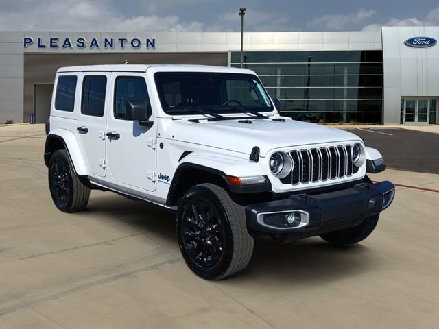 Used 2025 Jeep Wrangler Unlimited Sahara w/ Safety Group image 7