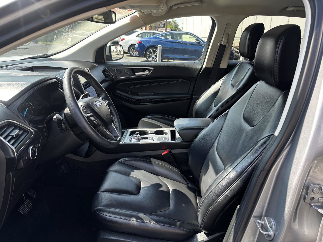 Used 2022 Ford Edge Titanium AWD/4WD image 11