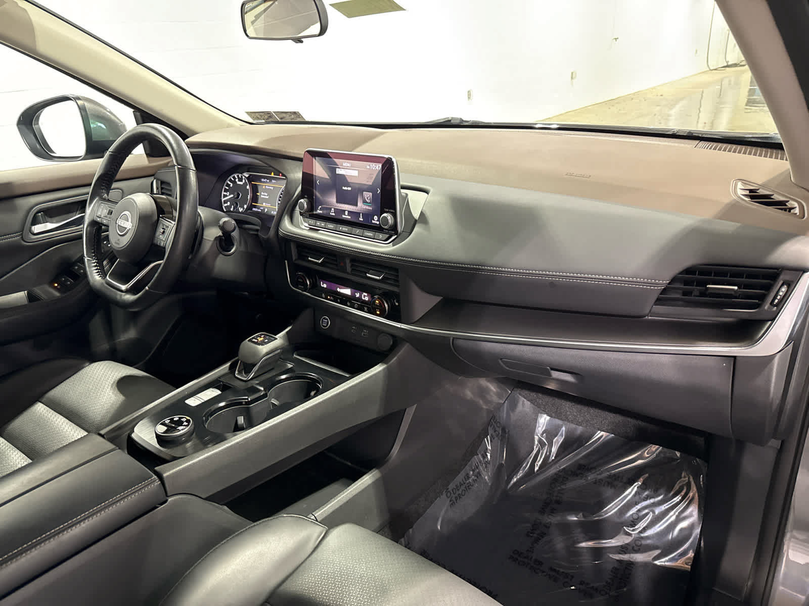Certified 2023 Nissan Rogue SV w/ SV Premium B Package AWD/4WD image 6