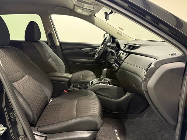 Used 2020 Nissan Rogue SV FWD image 27