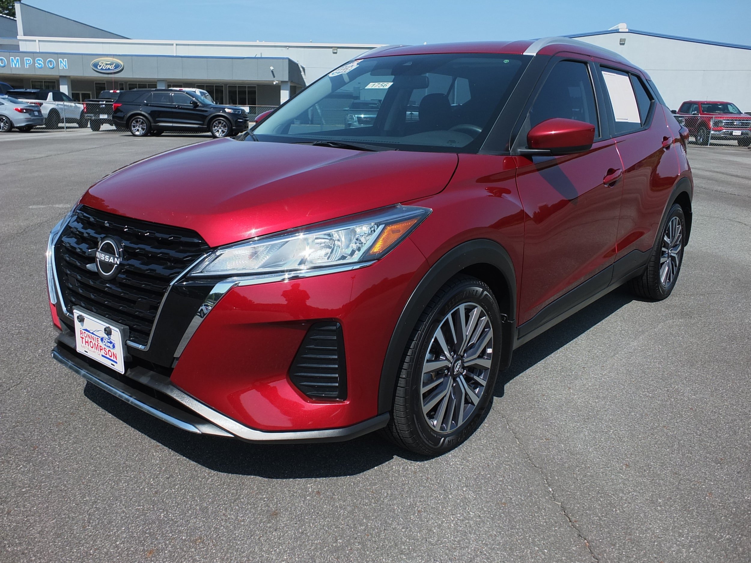 Used 2023 Nissan Kicks SV FWD image 7