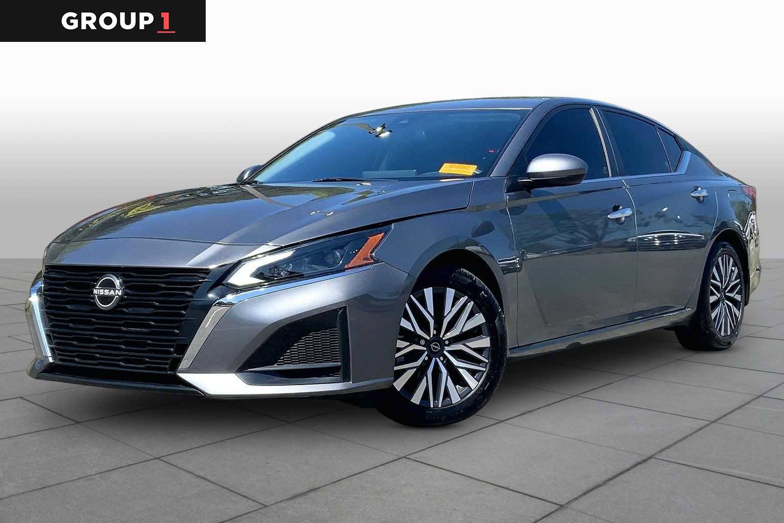 Used 2024 Nissan Altima 2.5 SV w/ SV Premium Package image 1