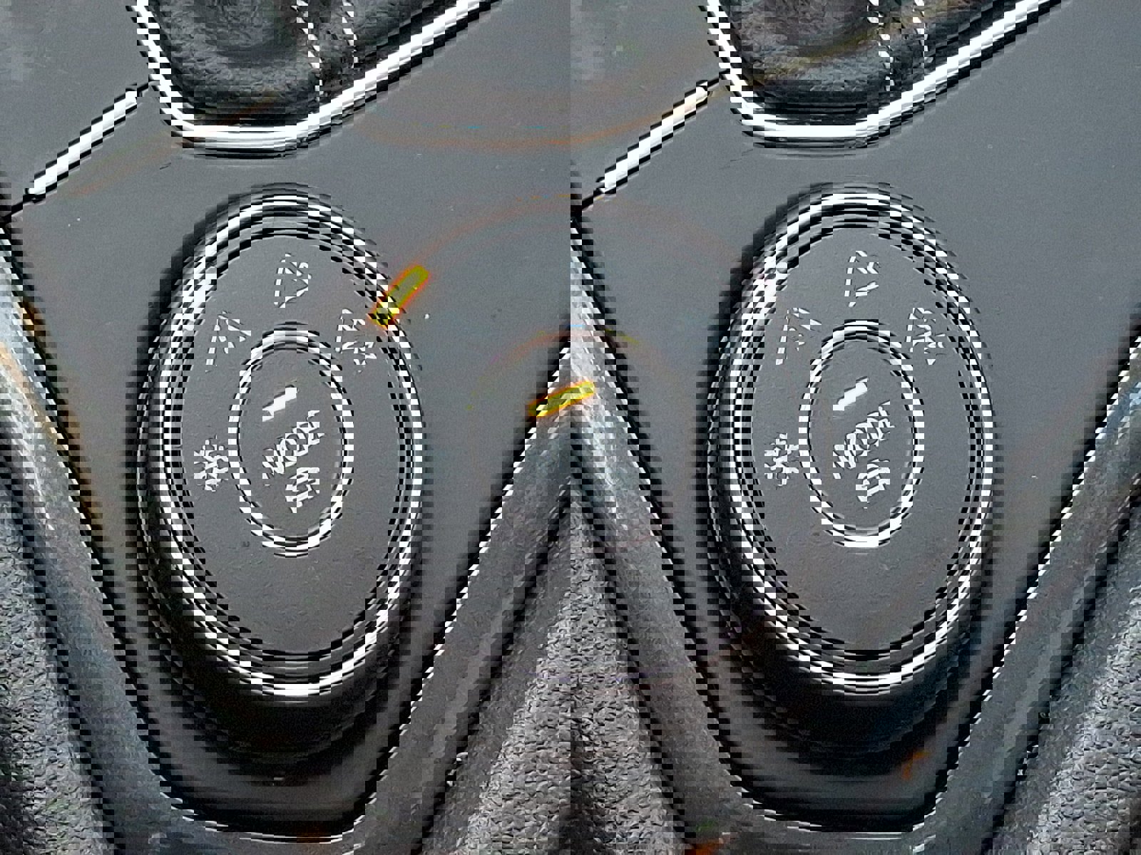 Used 2022 Volkswagen Tiguan SE image 24