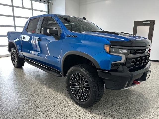 Used 2023 Chevrolet Silverado 1500 ZR2 w/ Technology Package image 3
