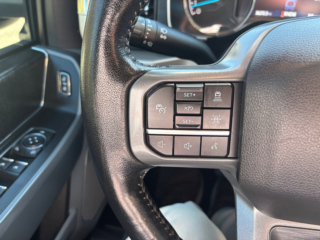 Used 2022 Ford F150 XLT w/ Equipment Group 302A High image 17