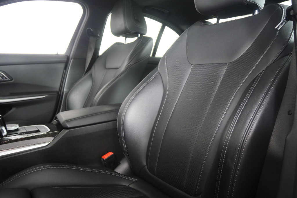 Used 2022 BMW M340i RWD image 10