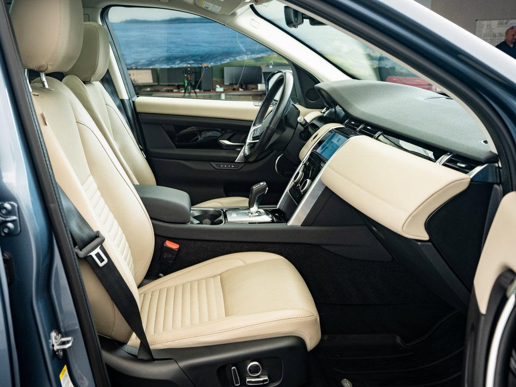 Used 2022 Land Rover Discovery Sport SE image 20