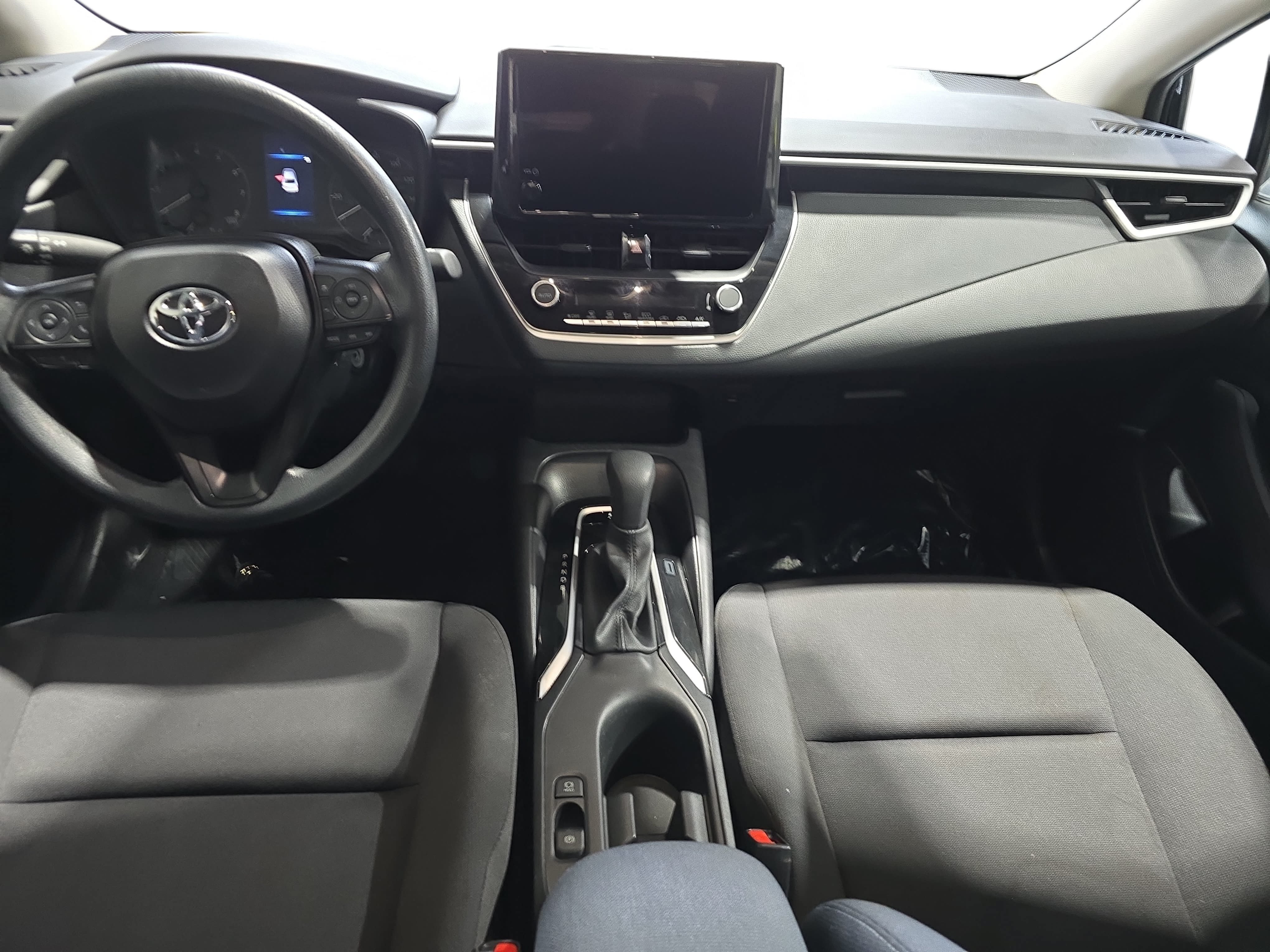 Used 2025 Toyota Corolla LE FWD image 9